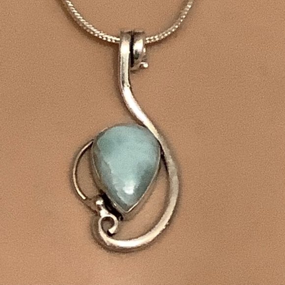 🌸 LARIMAR NECKLACE PENDANT OPAL DESIGN CRESCENT BOHO CHIC BOHEMIAN SILVER BLUE - Picture 2 of 8